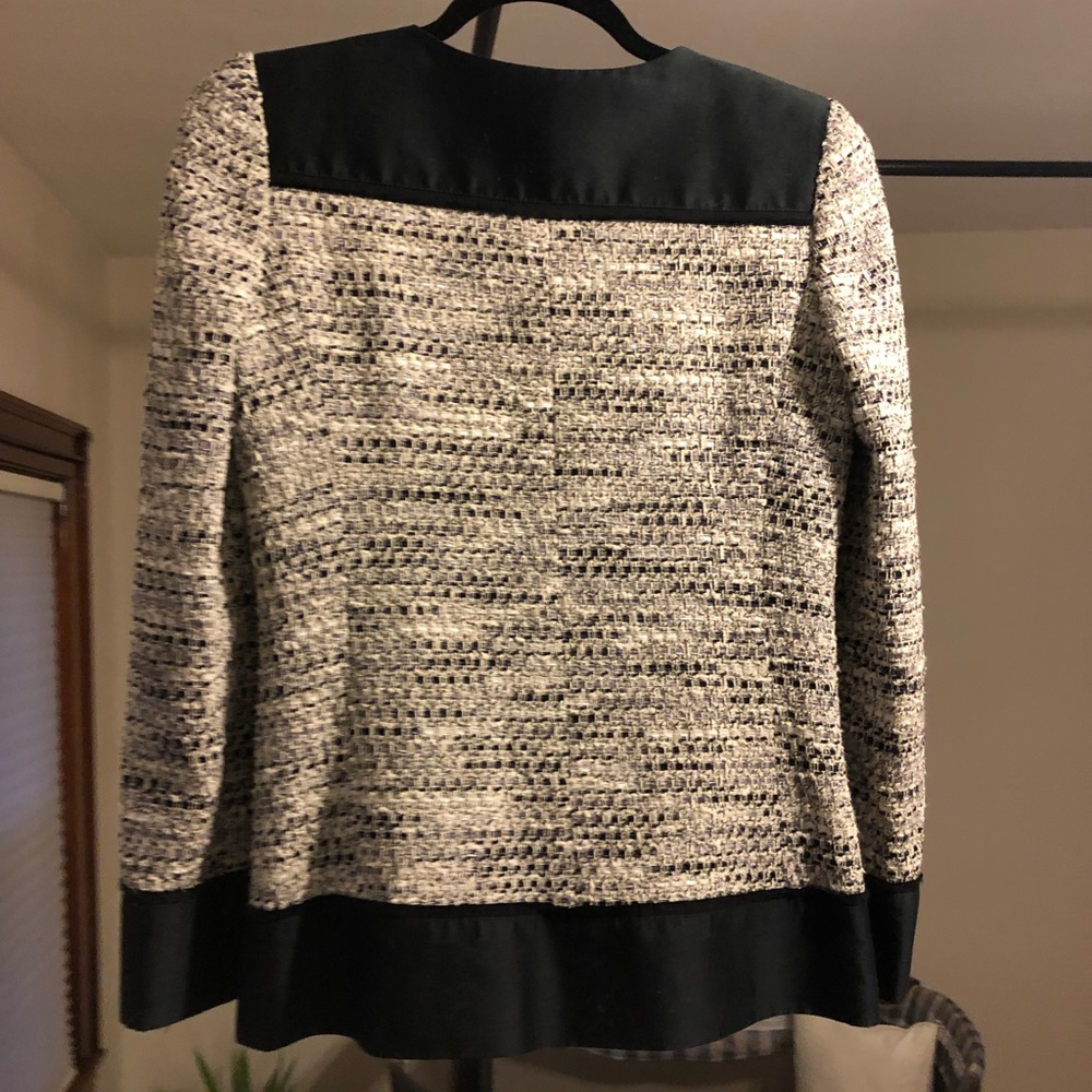 Beautiful jacket! - Picture 4 of 4
